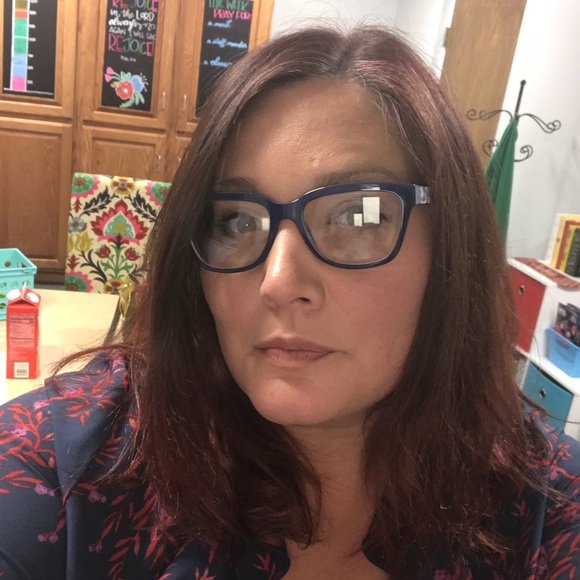 Meet your Posher, Kristen - Picture 1 of 2